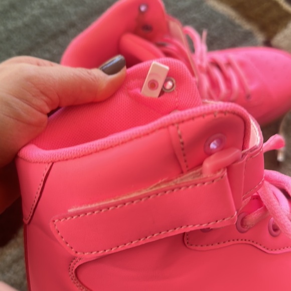 Hot pink light up hightops - Picture 5 of 9